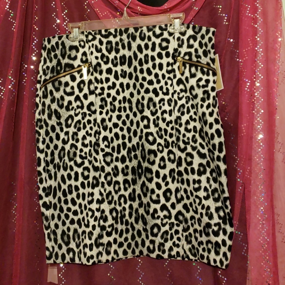 Animal Print skirt w/zipper pocket by Michael Kors